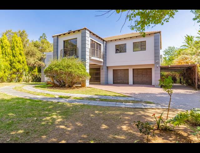 6 BEDROOM HOUSE FOR SALE IN BRYANSTON